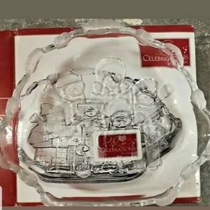 Mikasa "Winter Dreams" Frosted Crystal 10 3/4" Bow